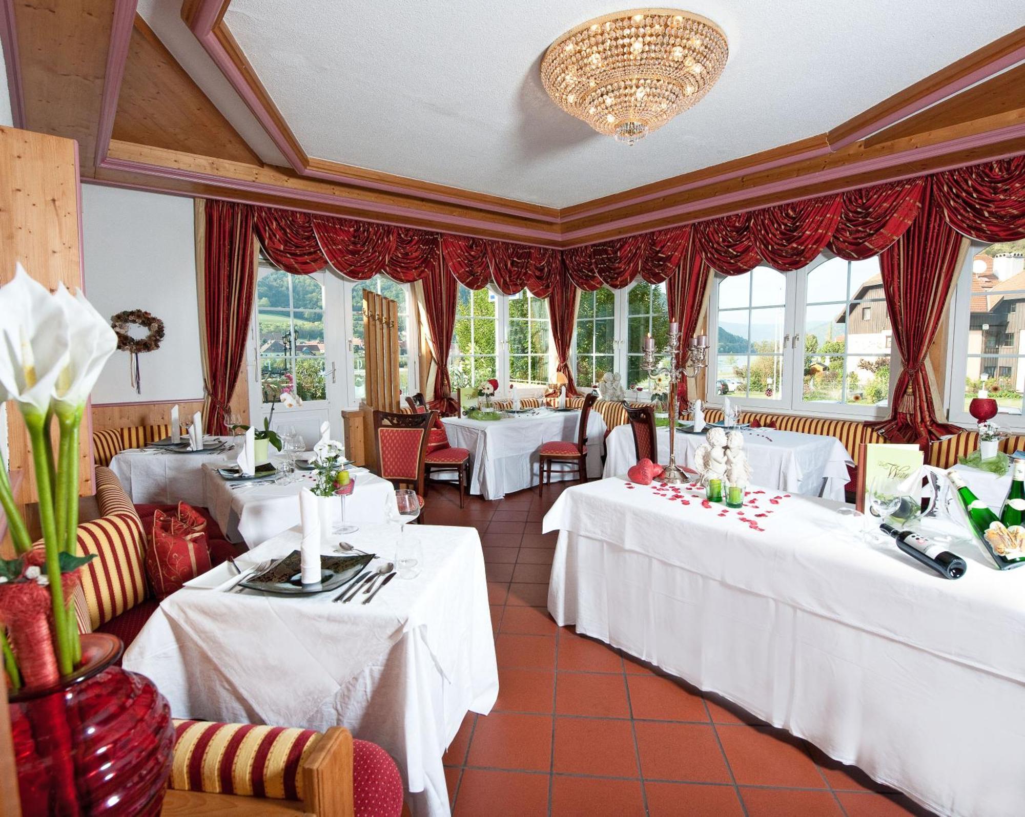 Romantikhotel Residenz Wachau Aggsbach Buitenkant foto
